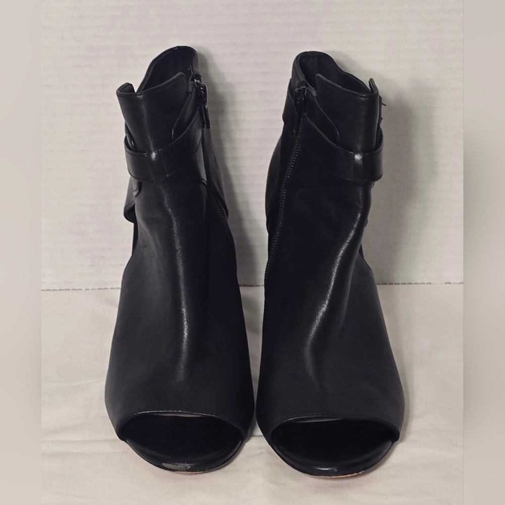 Gianni Bini Black Ankle Boots Sleek Design